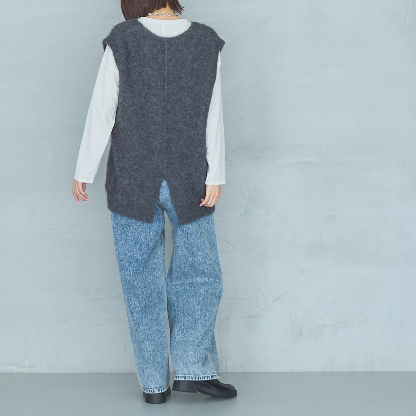 5-Gauge Alpaca Shaggy V-Neck Vest with Anti-Vertical Stretch Processing