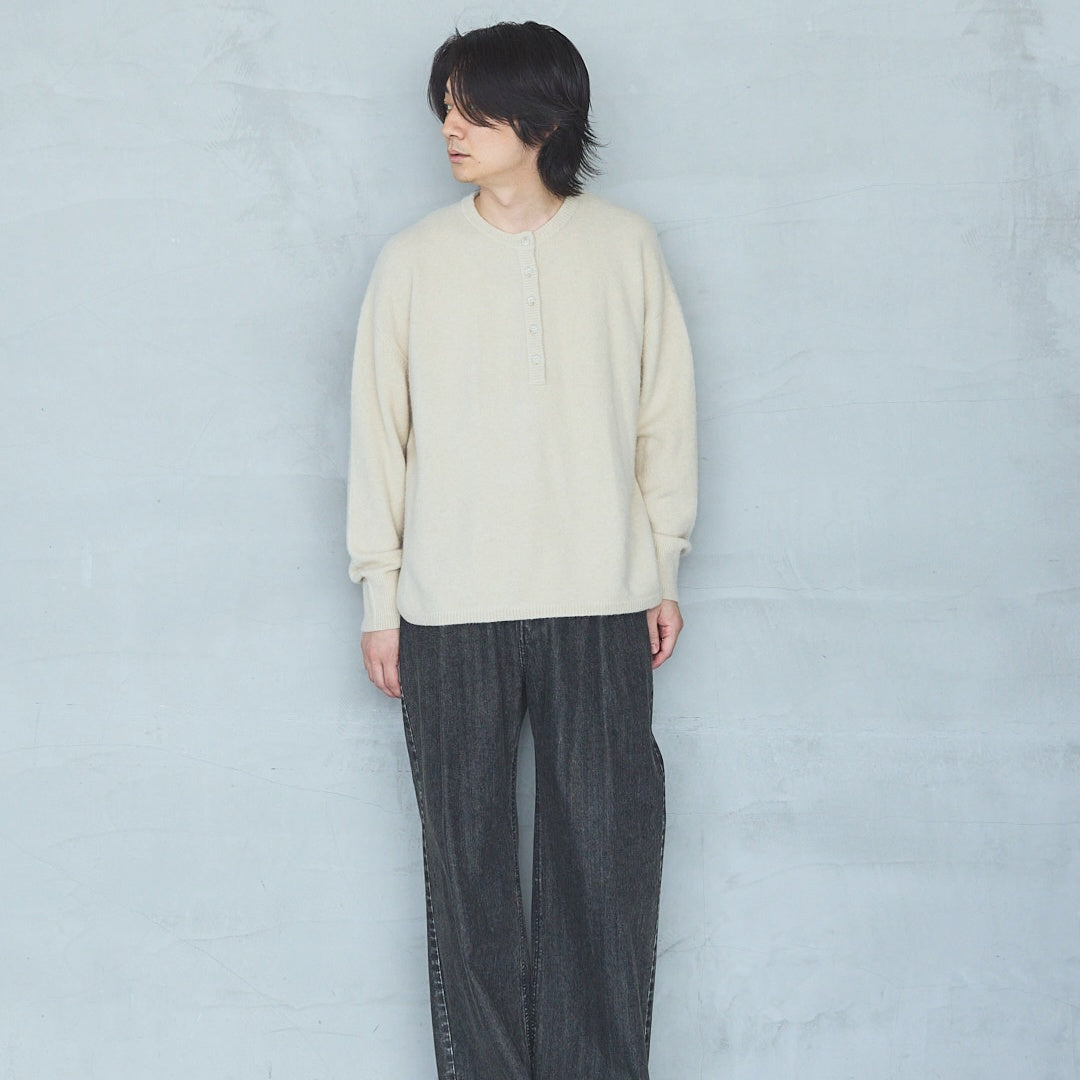 Henley Neck Pullover FOX VELVET
