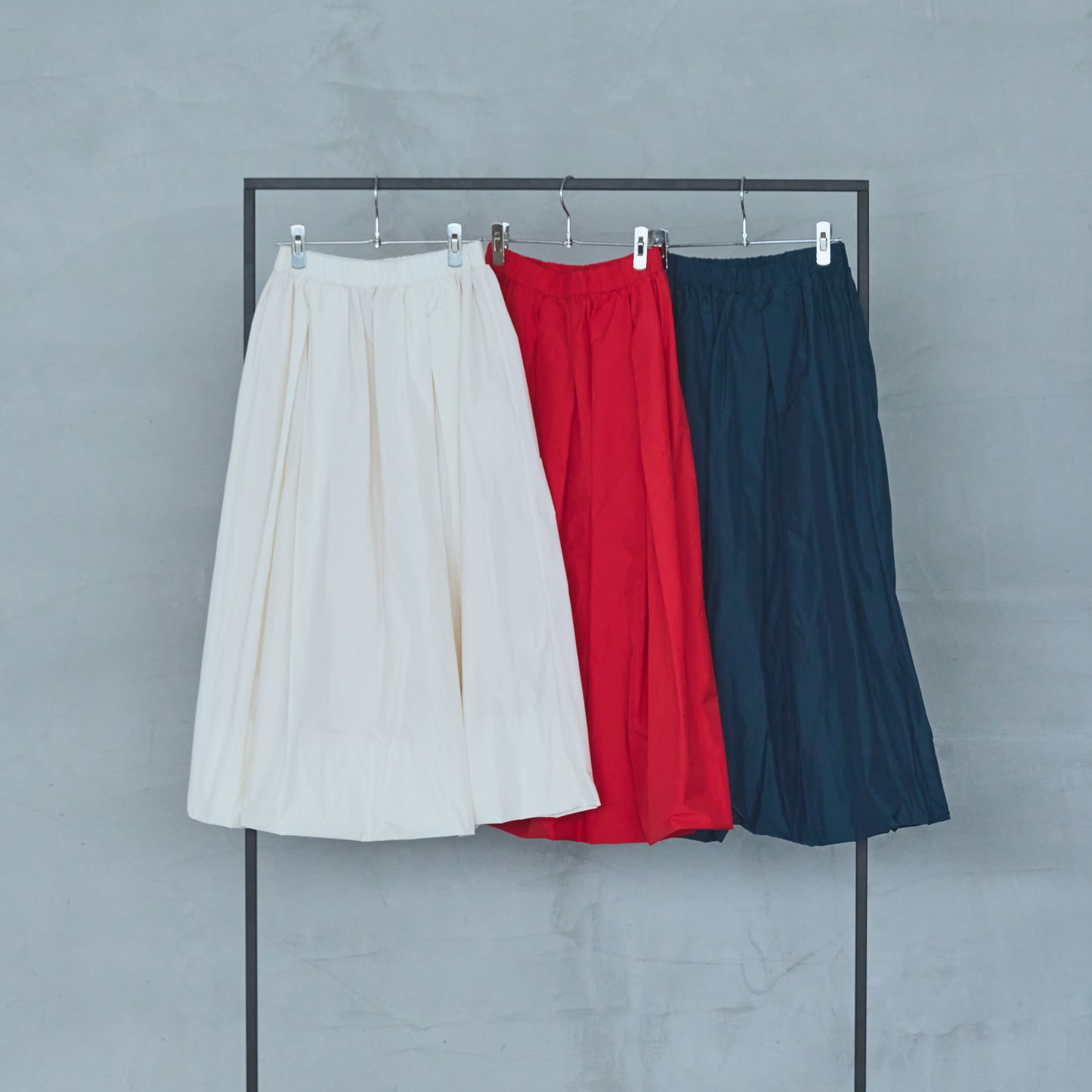 Balloon-style skirt (2025AW)