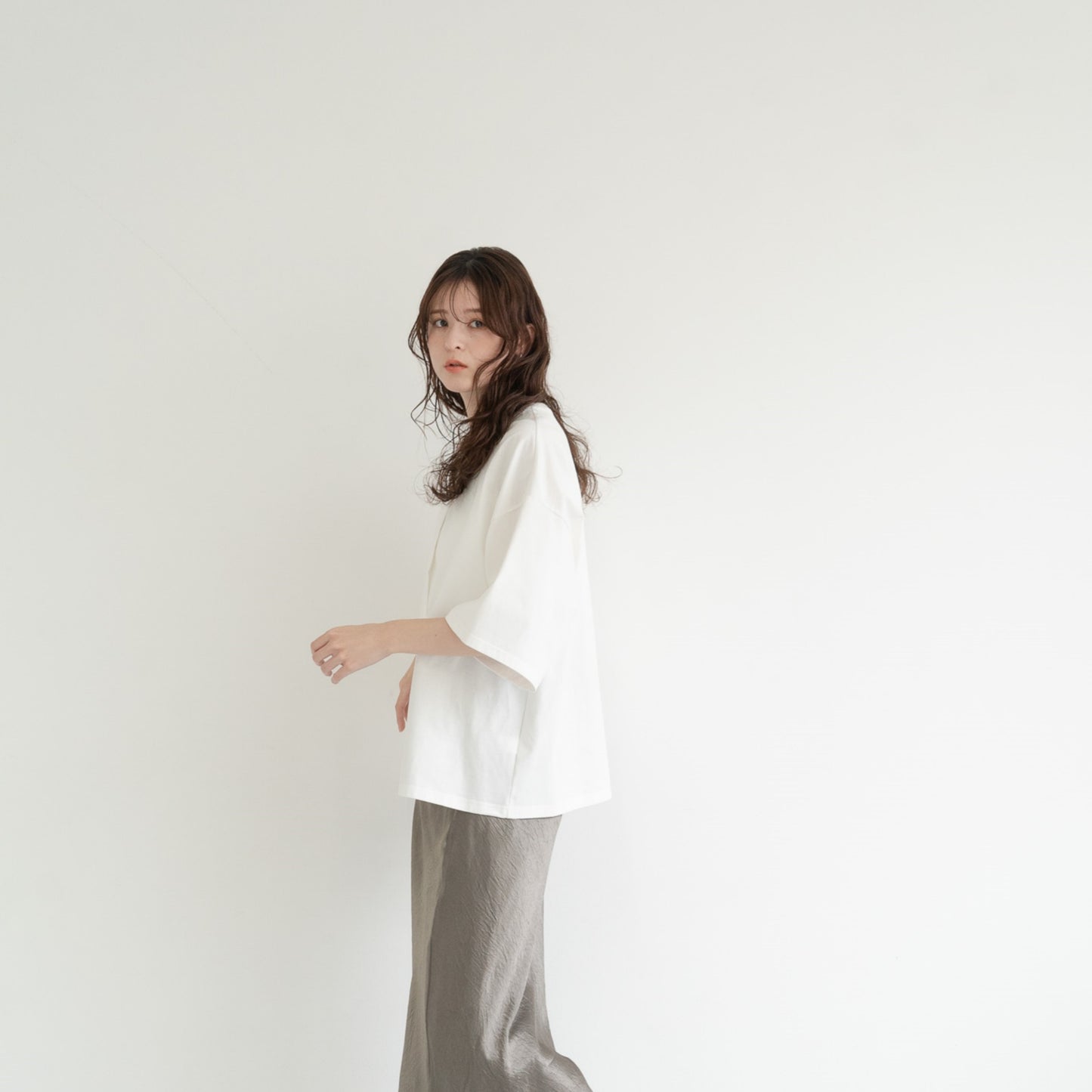 Compression front-slit pullover T-shirt
