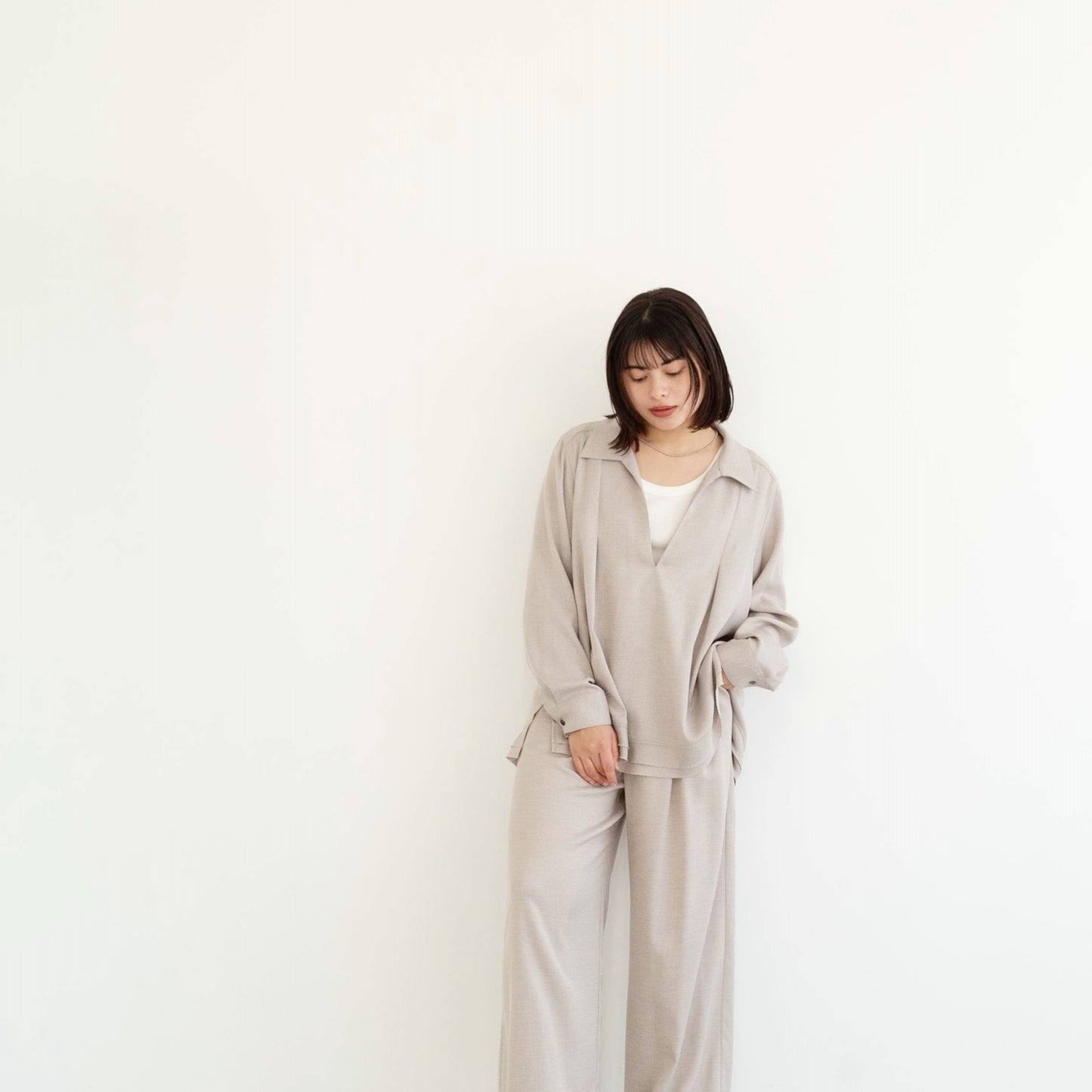 Japanese fabric Alicia Lino captain deep V-neck shirt