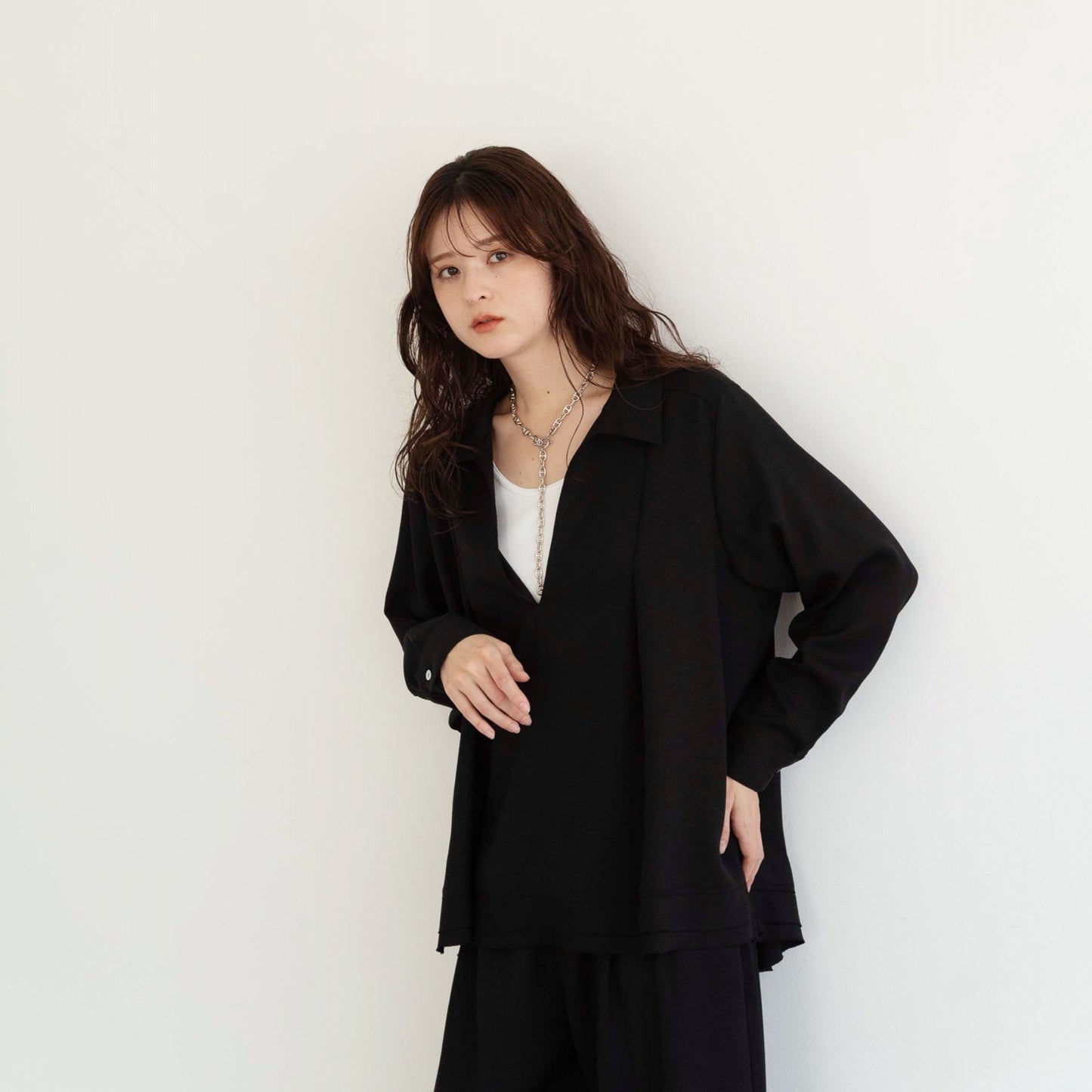 Japanese fabric Alicia Lino captain deep V-neck shirt