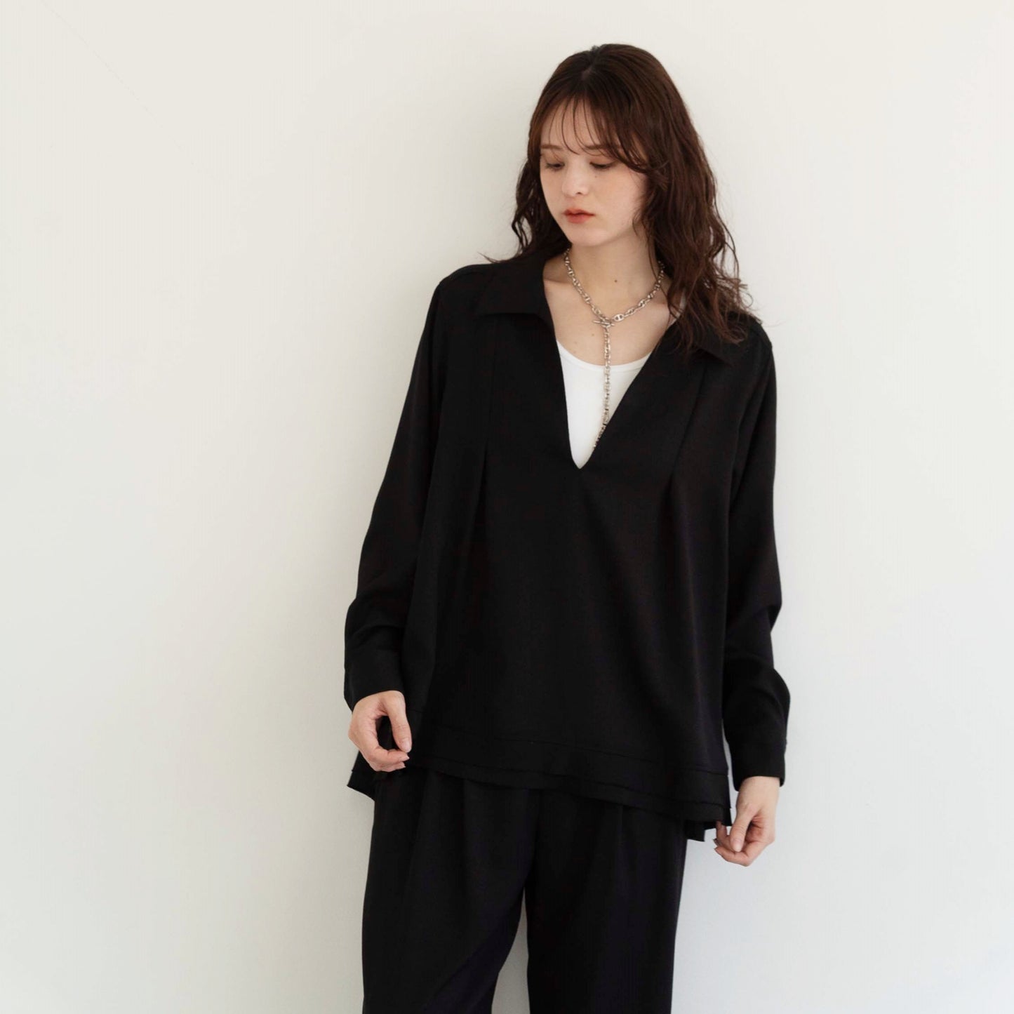 Japanese fabric Alicia Lino captain deep V-neck shirt