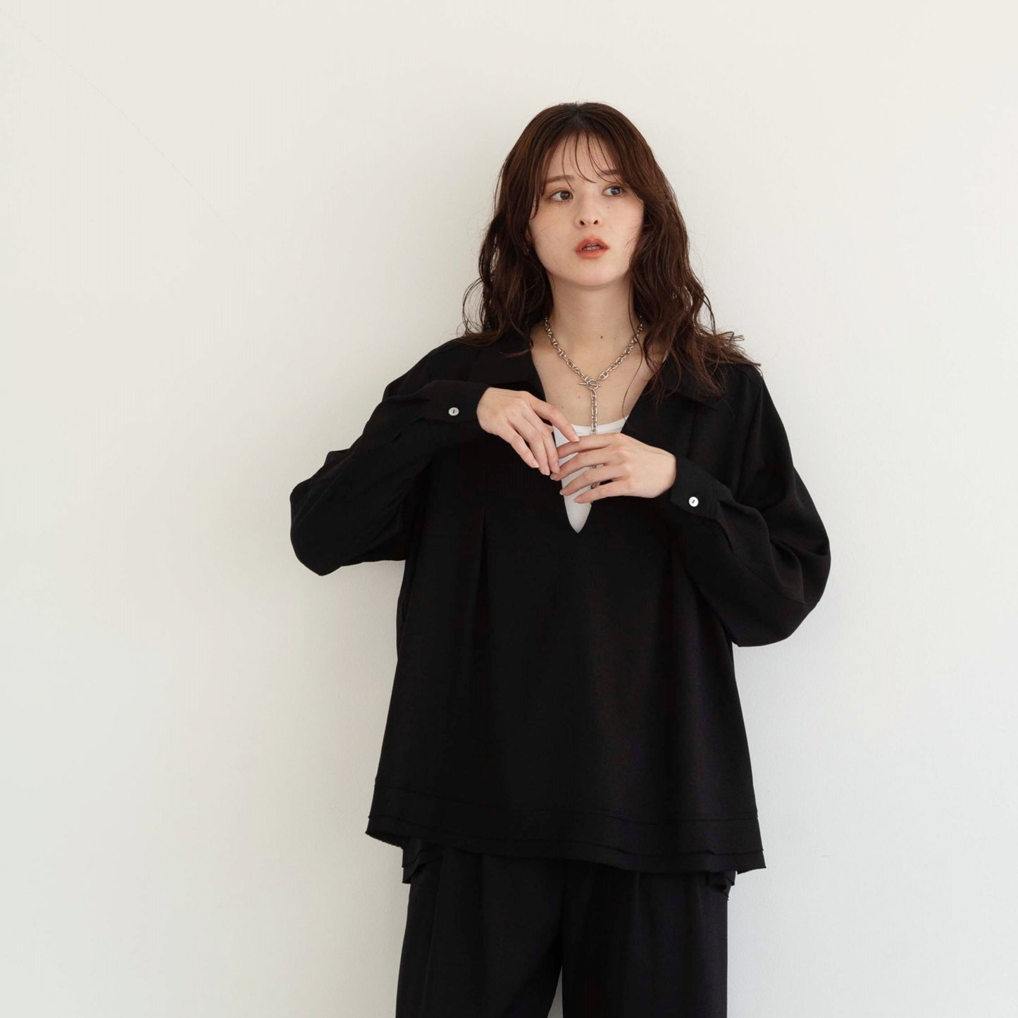 Japanese fabric Alicia Lino captain deep V-neck shirt