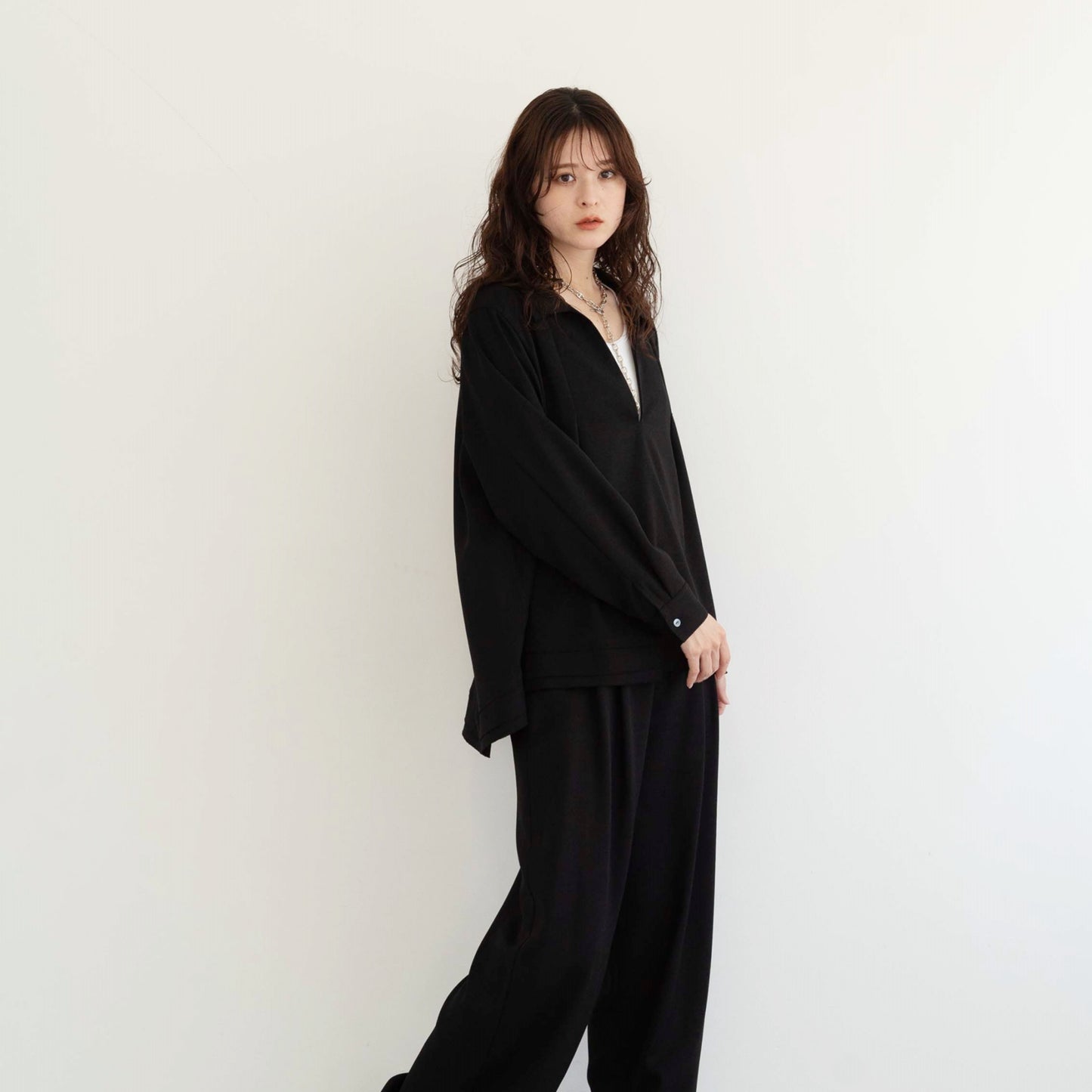 Japanese fabric Alicia Lino captain deep V-neck shirt