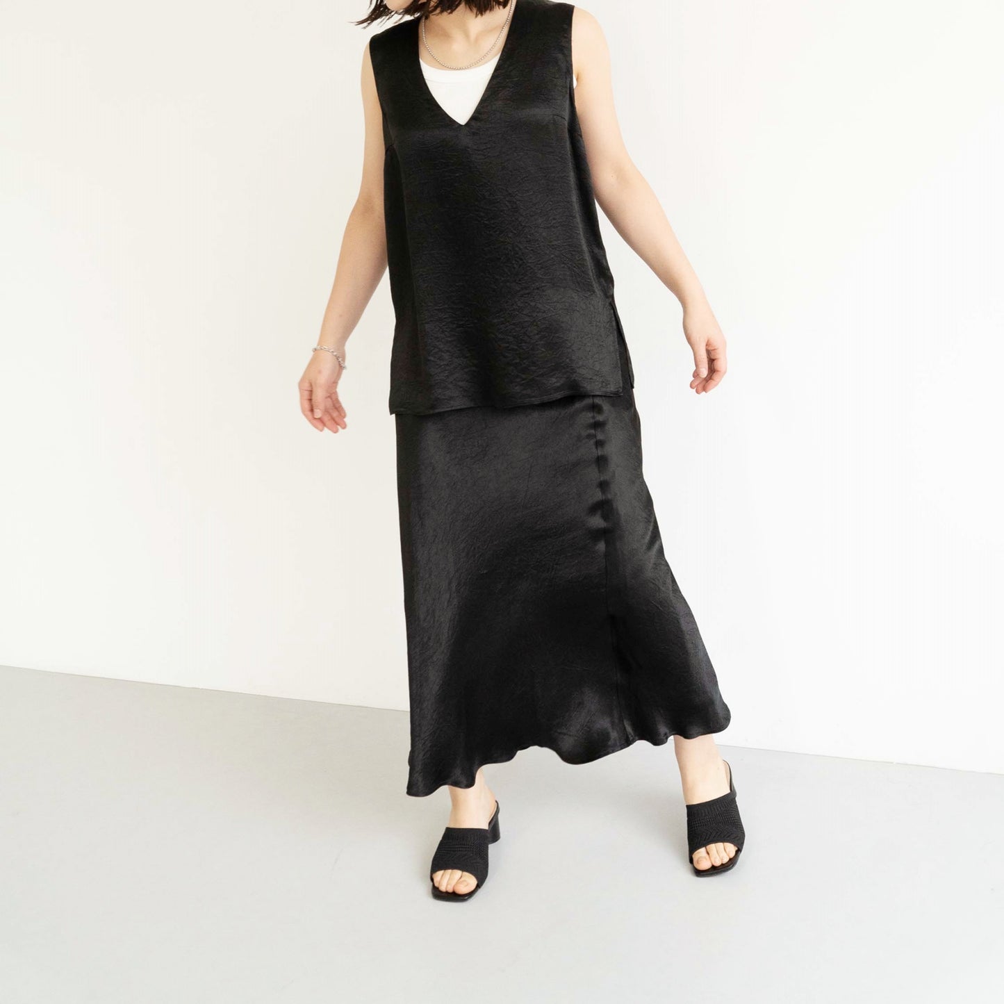 Acetate vintage satin slightly flared hem long skirt