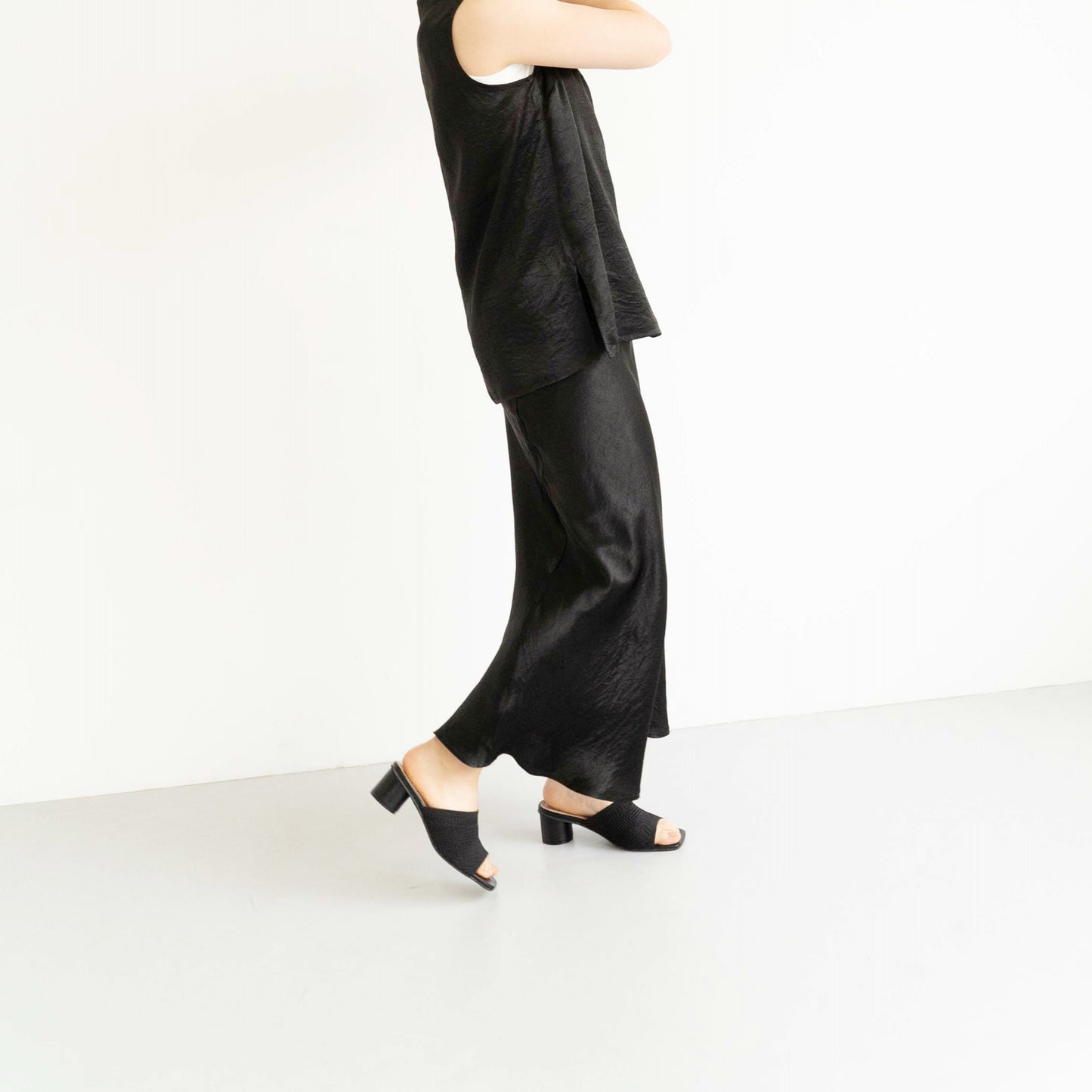 Acetate vintage satin slightly flared hem long skirt