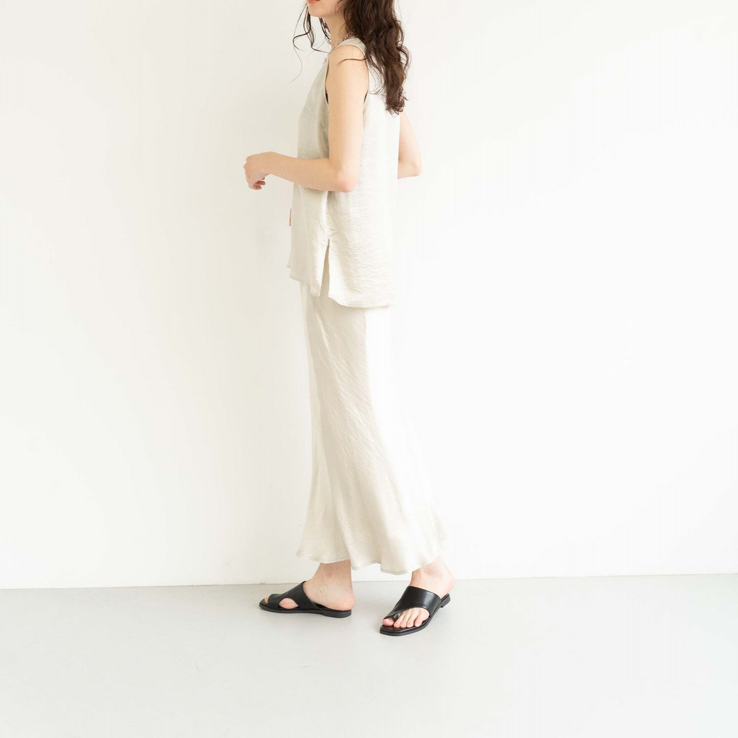 Acetate vintage satin slightly flared hem long skirt