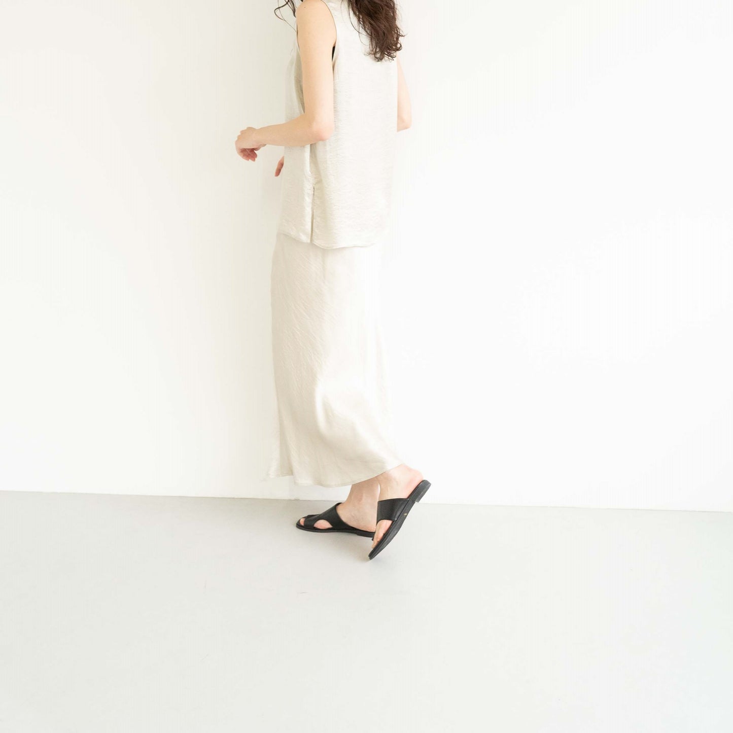 Acetate vintage satin slightly flared hem long skirt