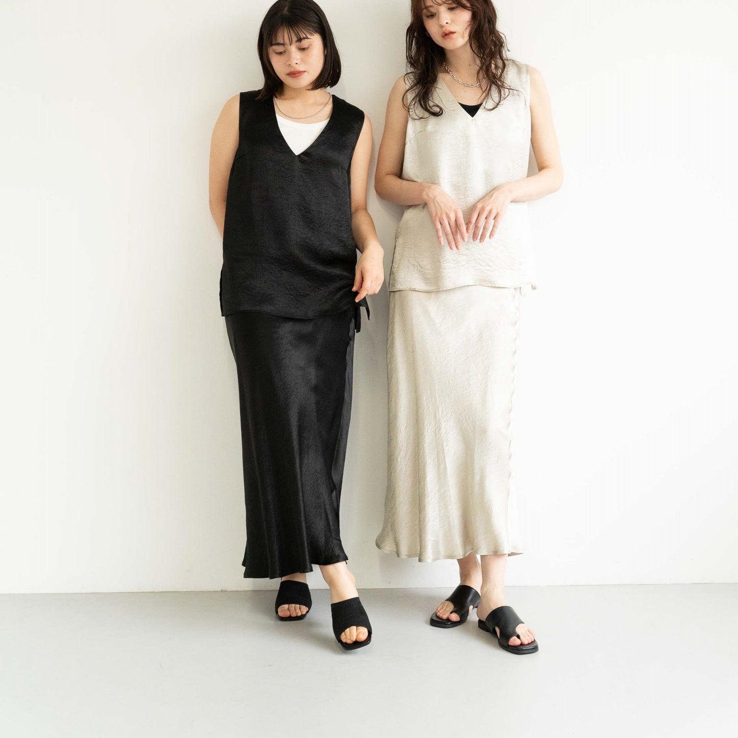 Acetate vintage satin slightly flared hem long skirt