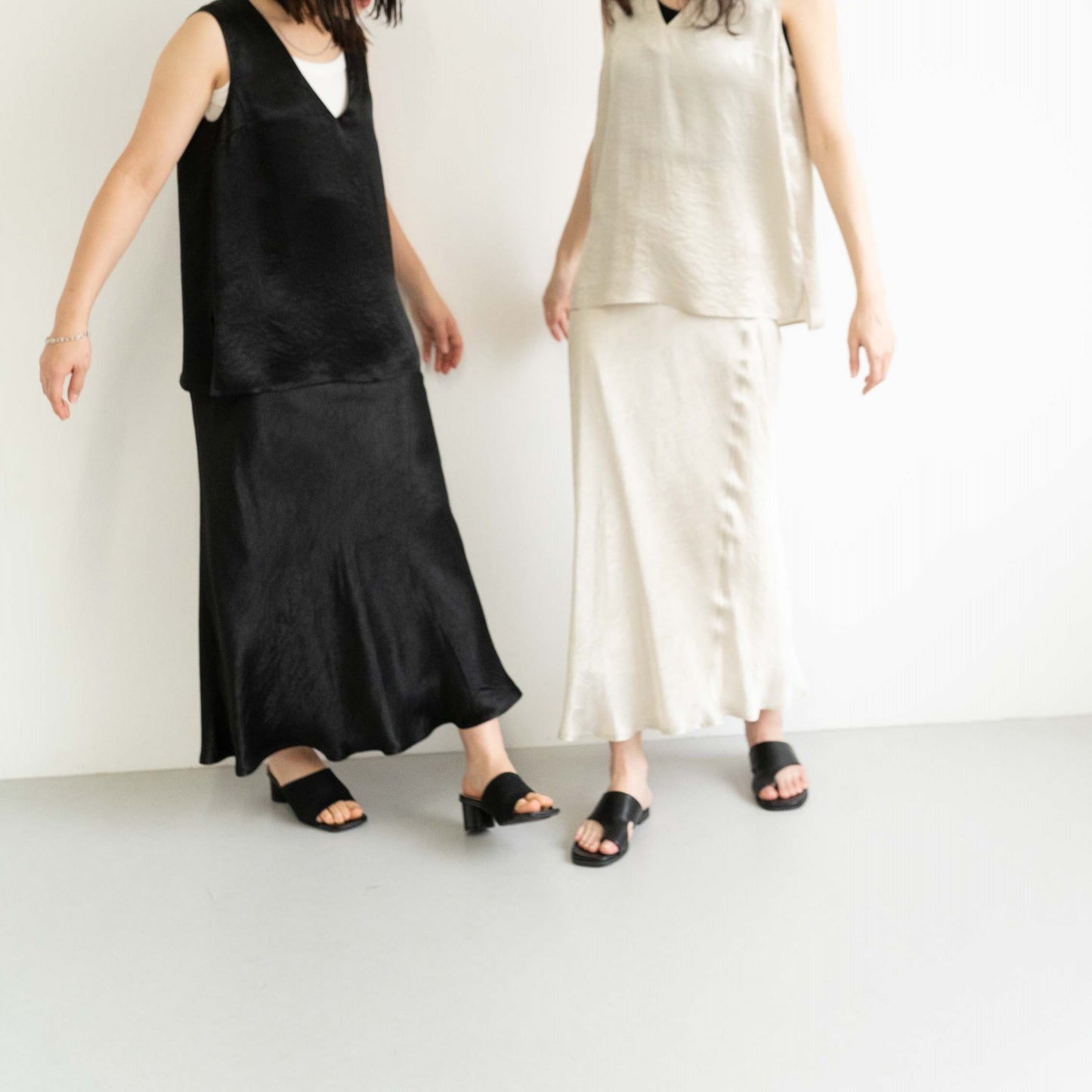 Acetate vintage satin slightly flared hem long skirt