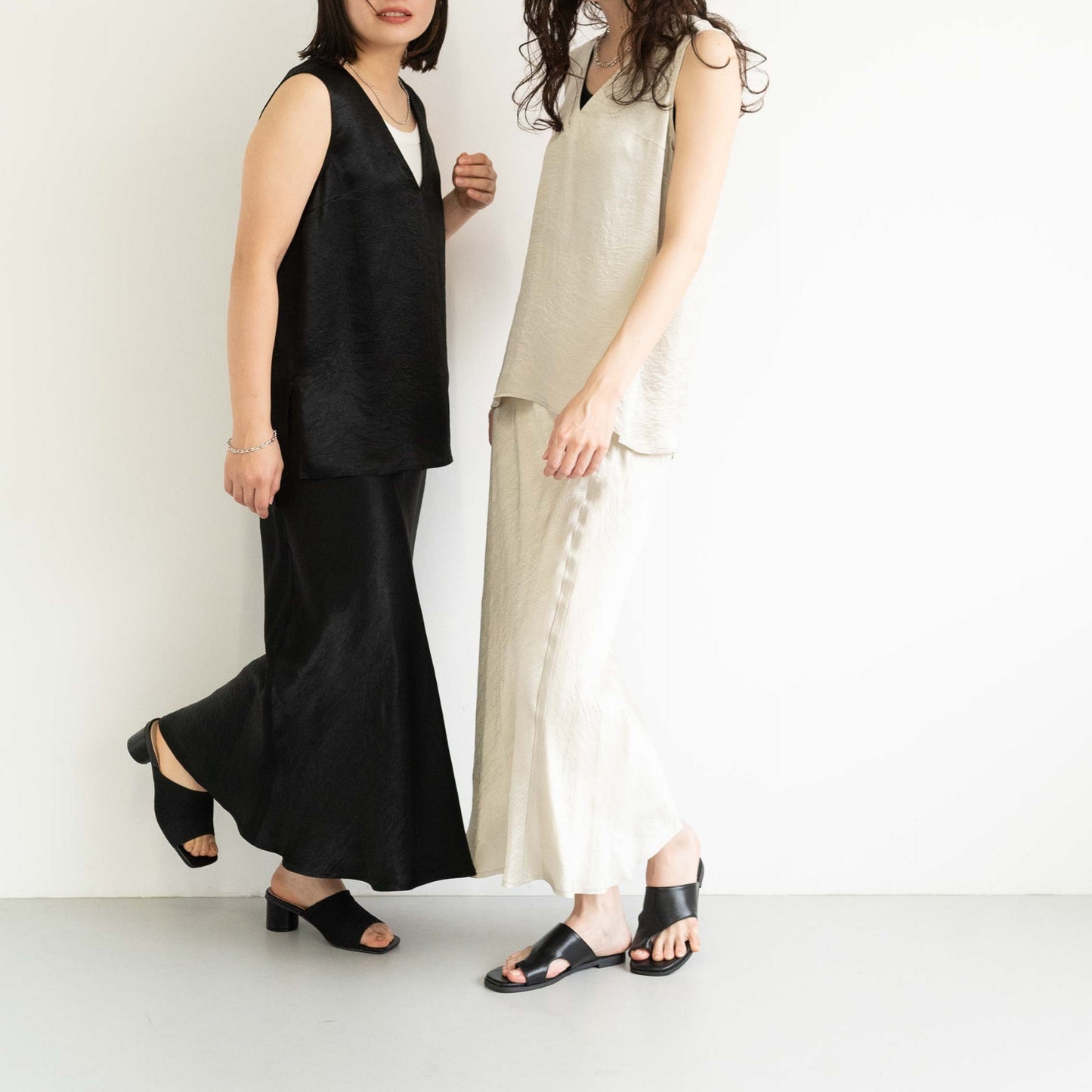 Acetate vintage satin slightly flared hem long skirt