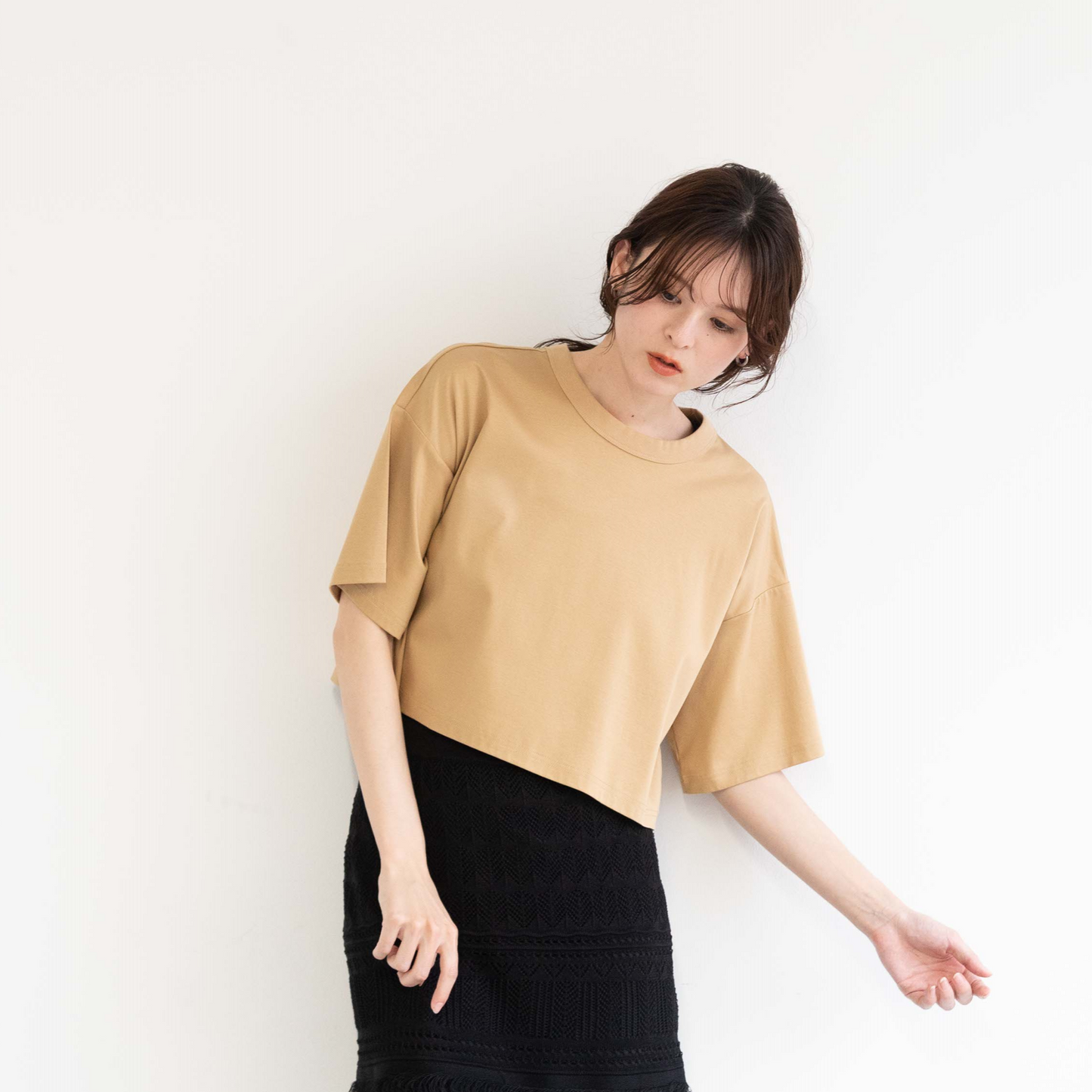 Silk-mix smooth fabric pullover T-shirt