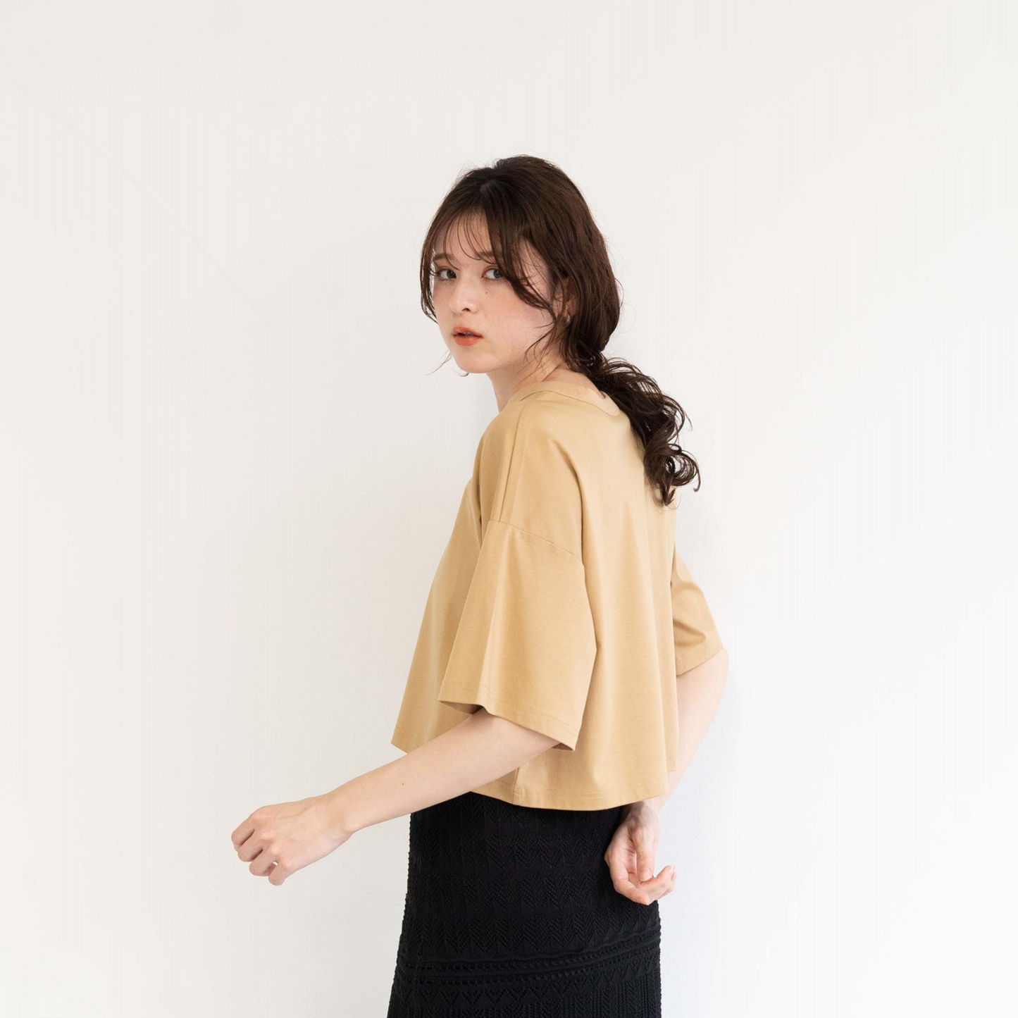 Silk-mix smooth fabric pullover T-shirt