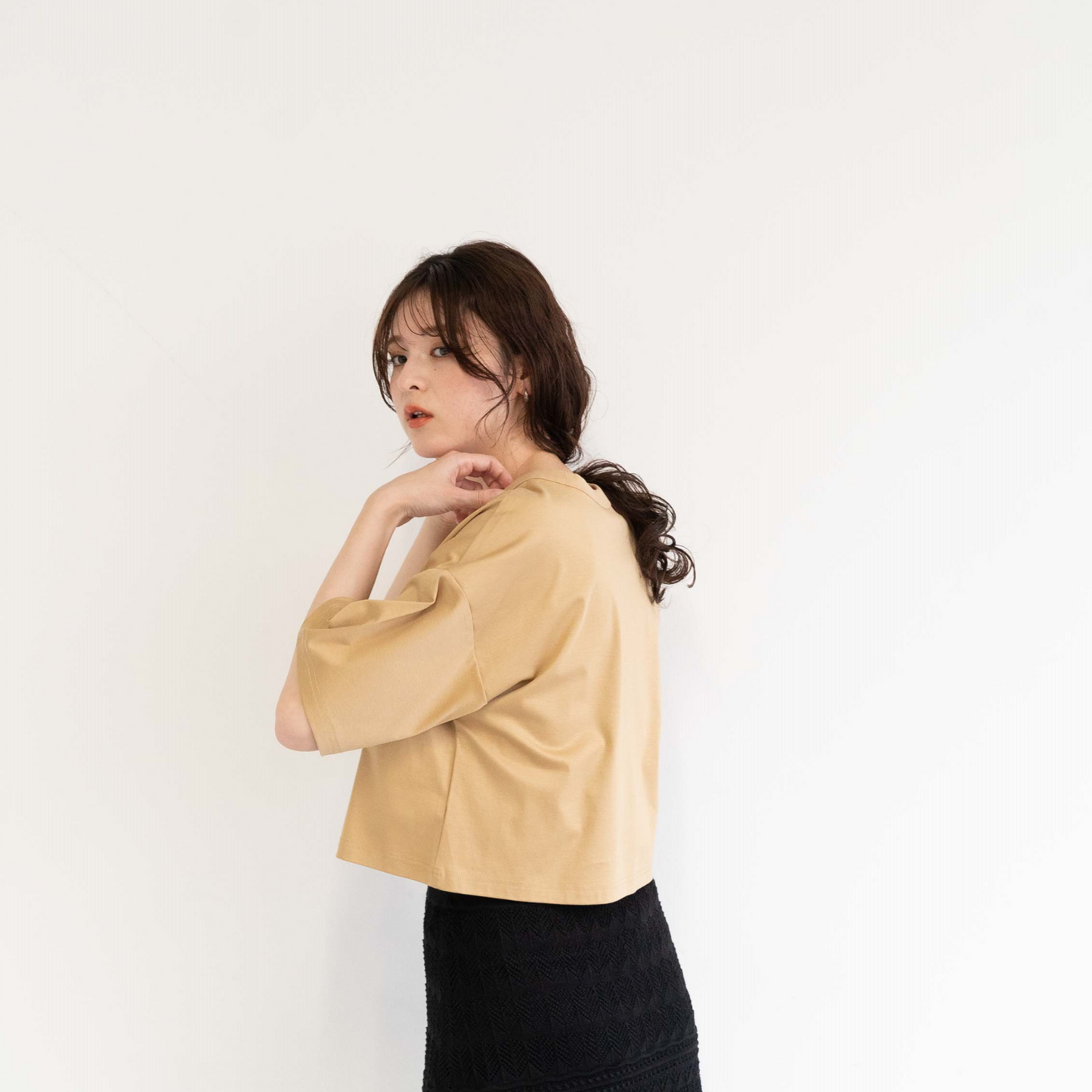 Silk-mix smooth fabric pullover T-shirt