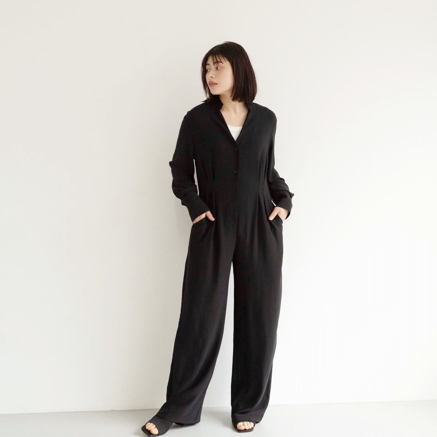 Waist-cinching jumpsuit