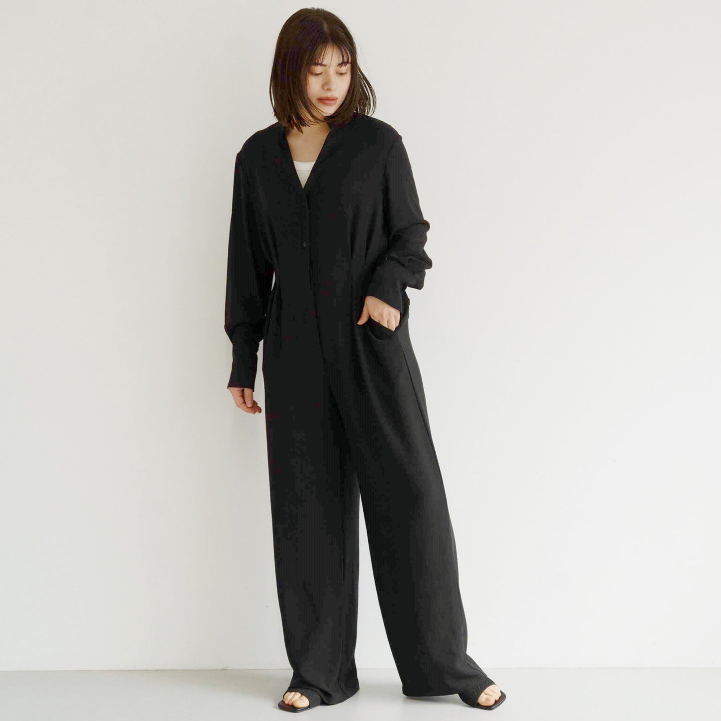 Waist-cinching jumpsuit