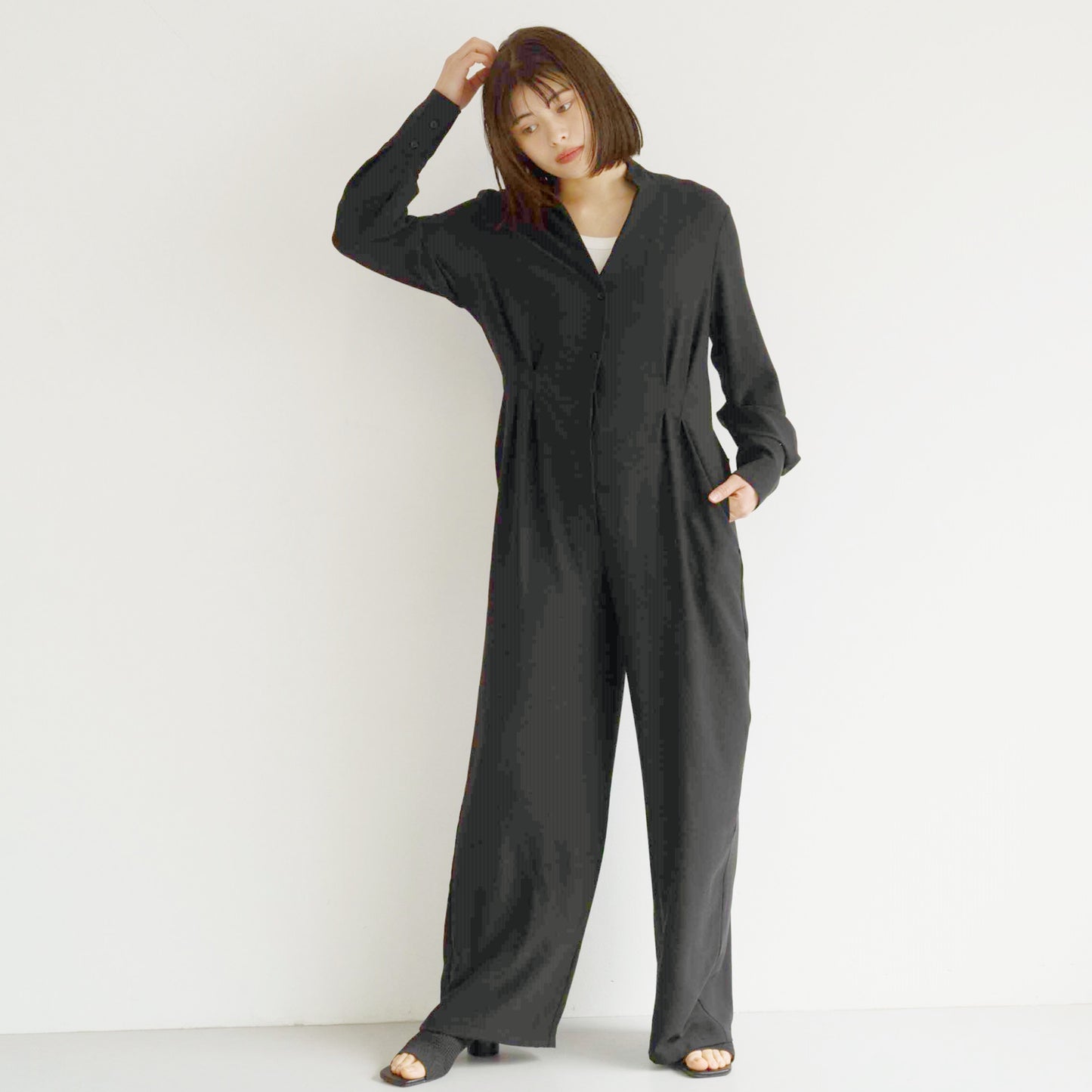 Waist-cinching jumpsuit