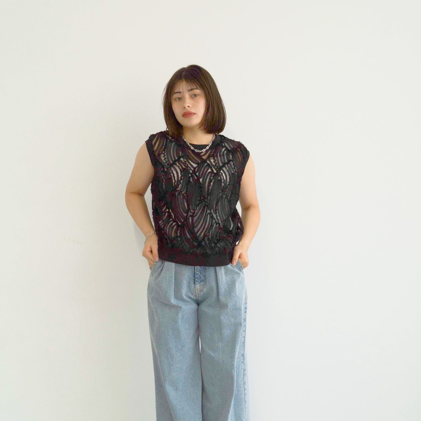 Feather-shape Lace Panel Pullover Vest