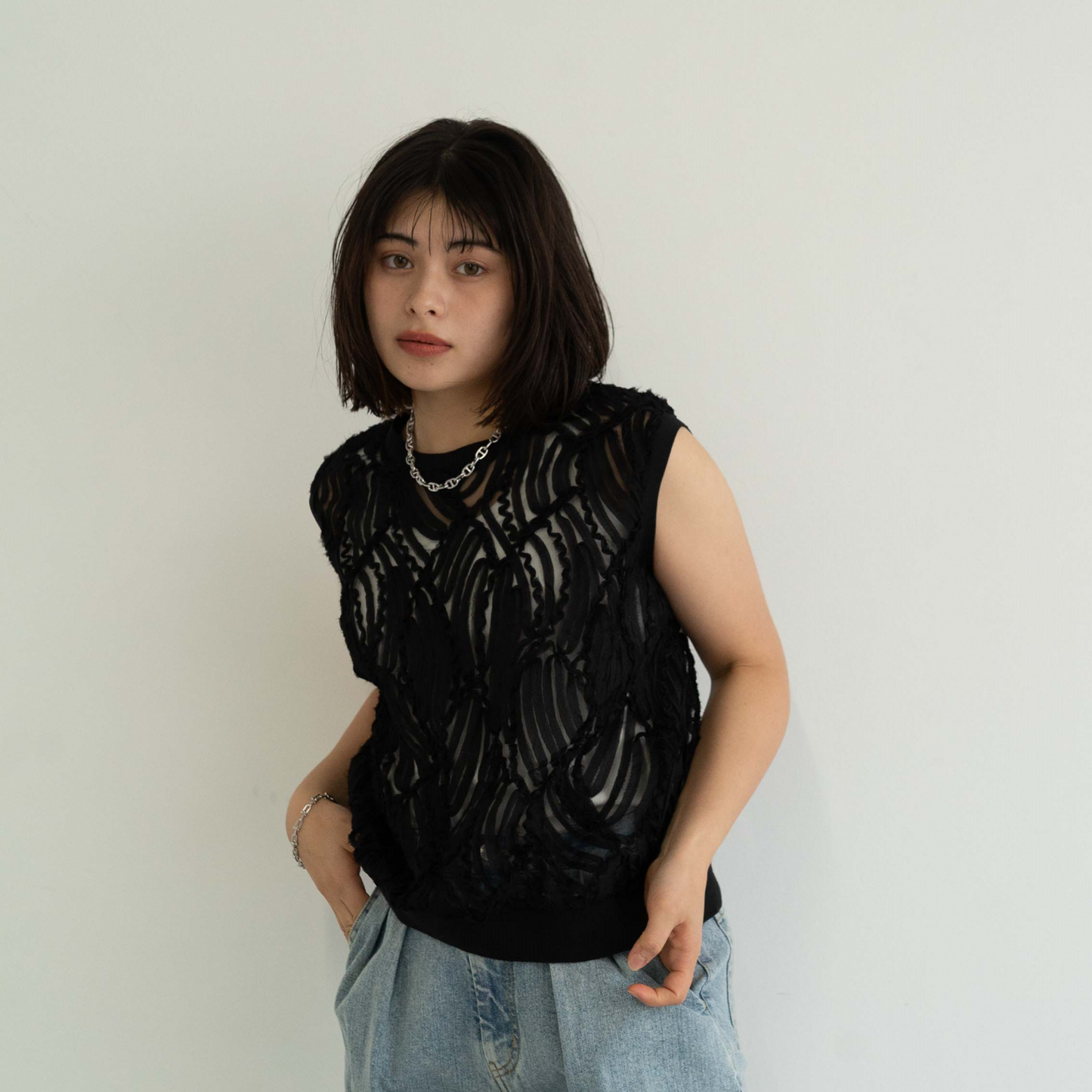 Feather-shape Lace Panel Pullover Vest