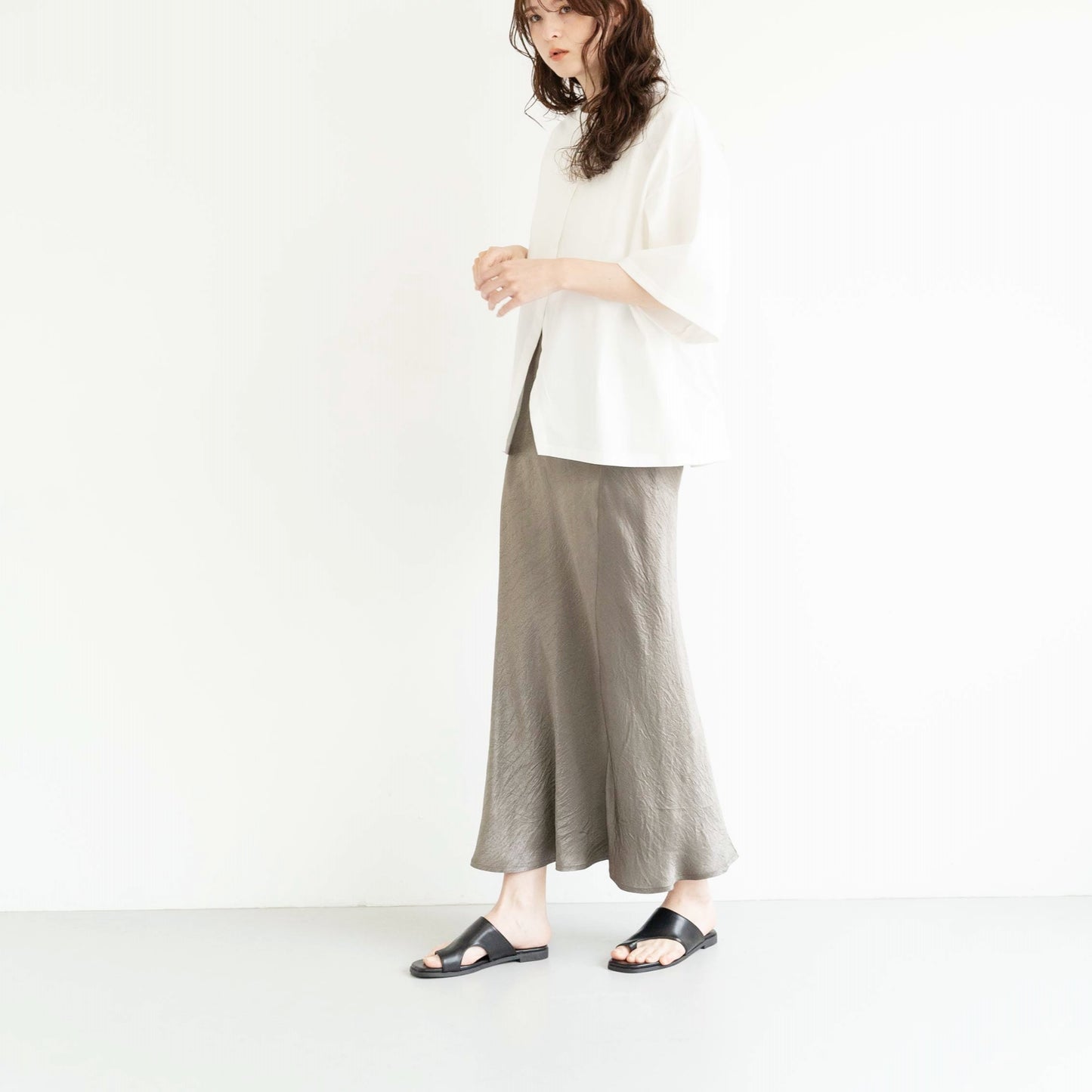 Acetate vintage satin slightly flared hem long skirt