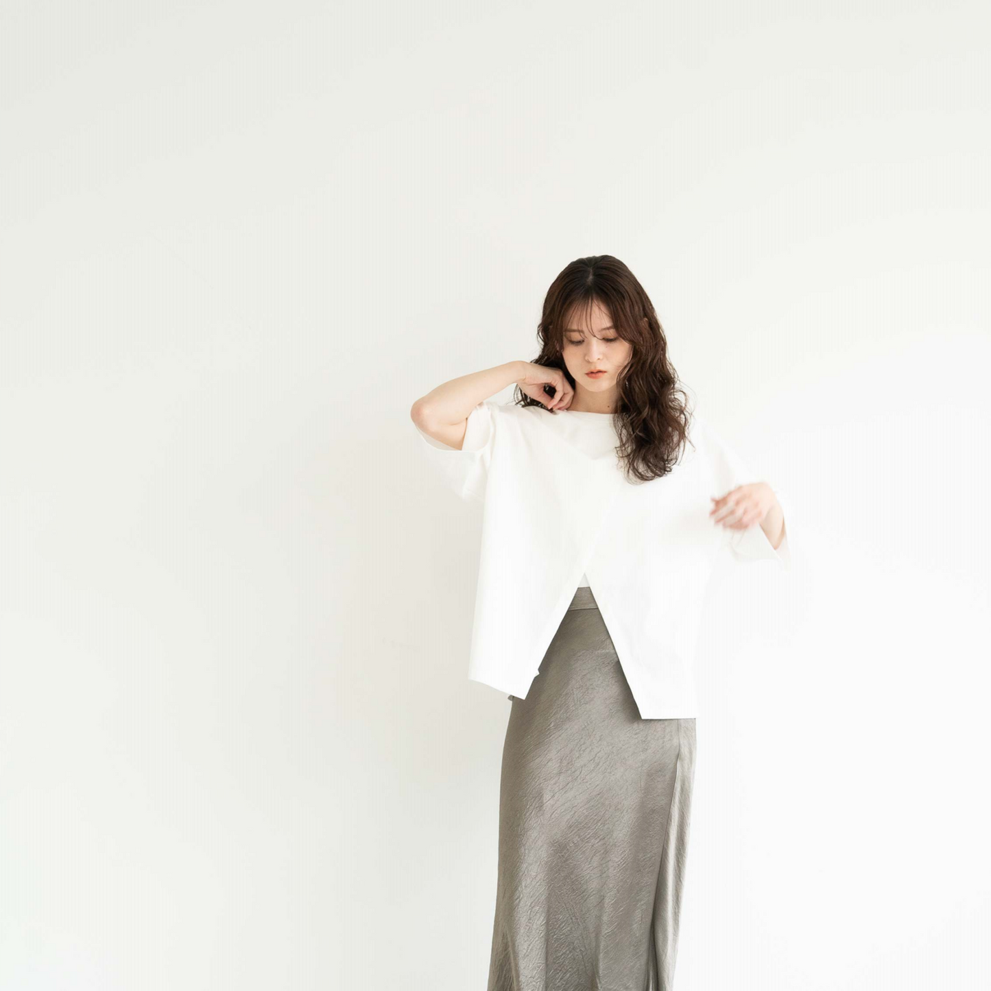 Compression front-slit pullover T-shirt