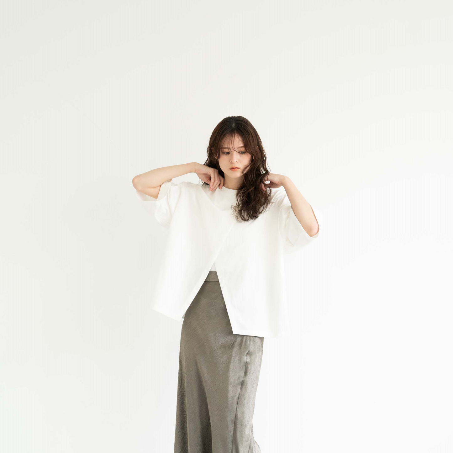 Compression front-slit pullover T-shirt