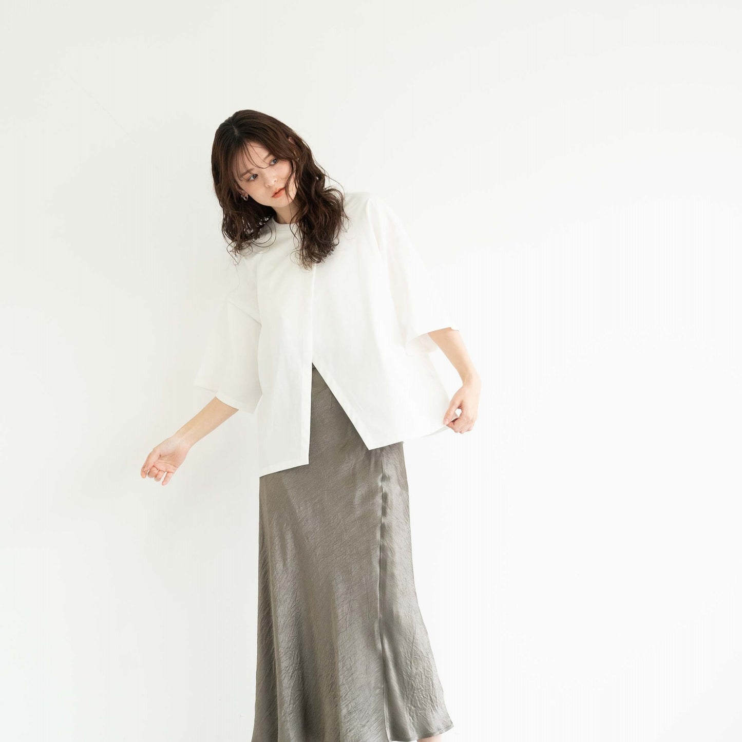 Compression front-slit pullover T-shirt