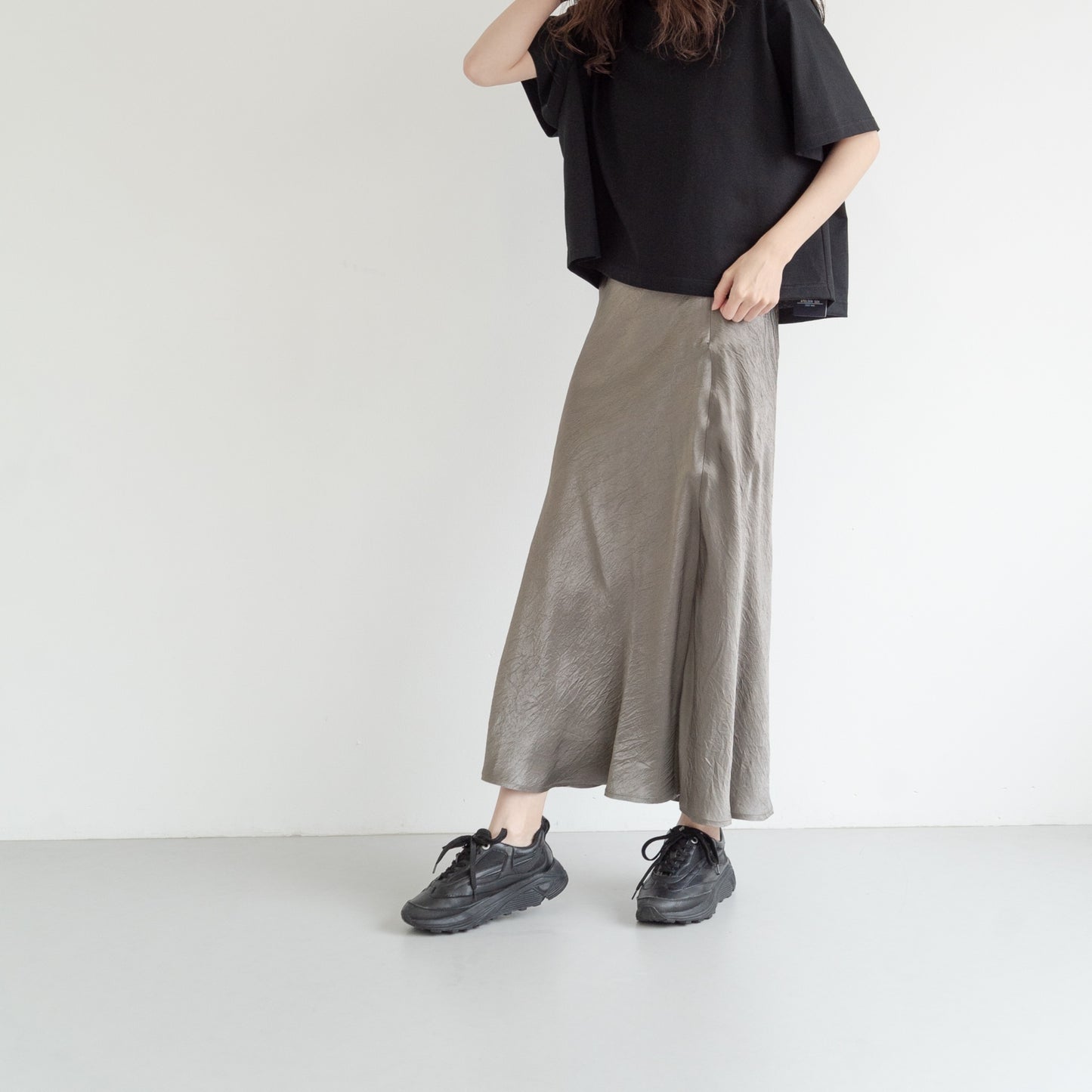 Acetate vintage satin slightly flared hem long skirt