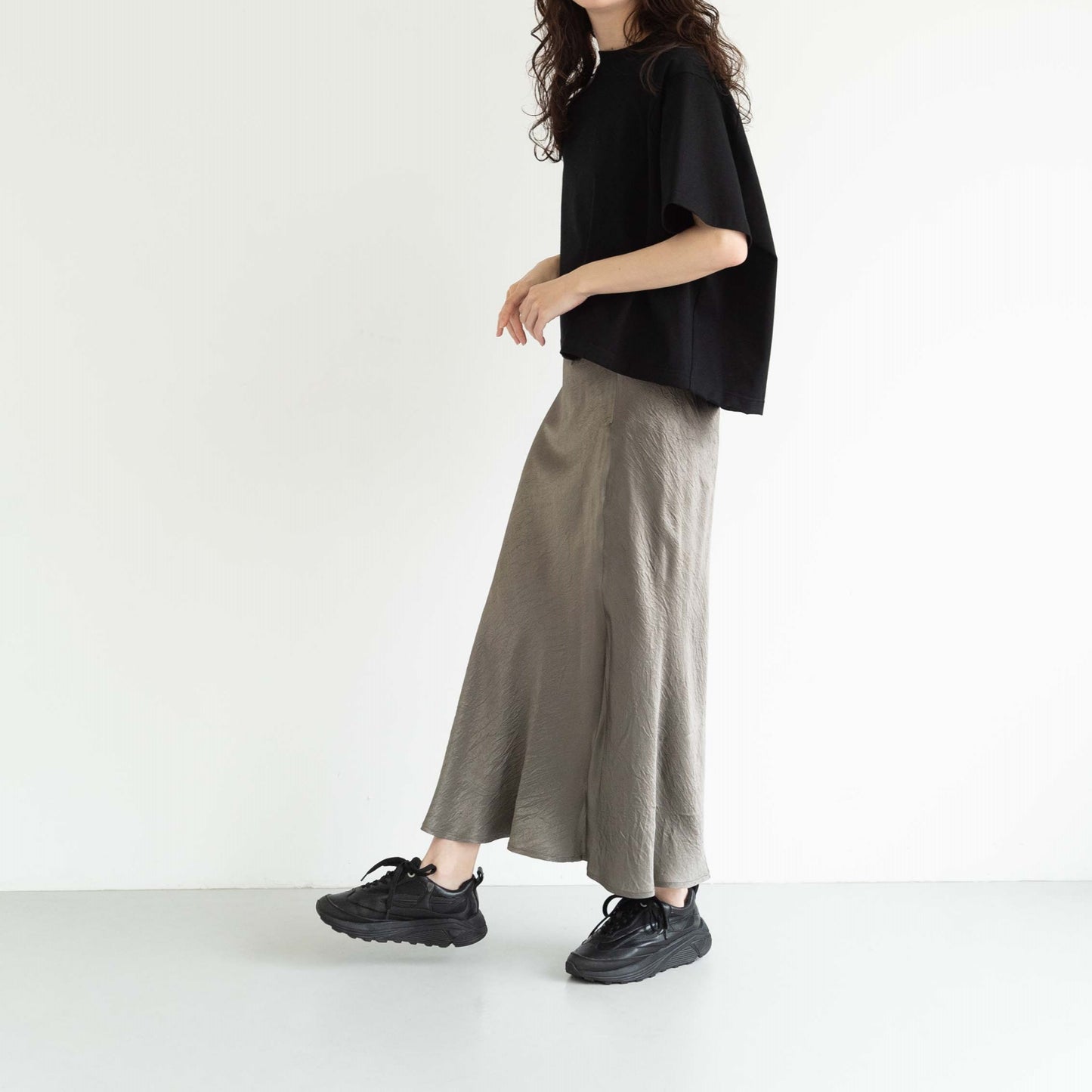 Acetate vintage satin slightly flared hem long skirt