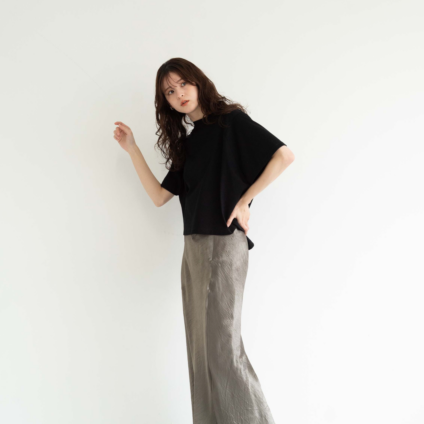 Compression casual oversized pullover T-shirt.