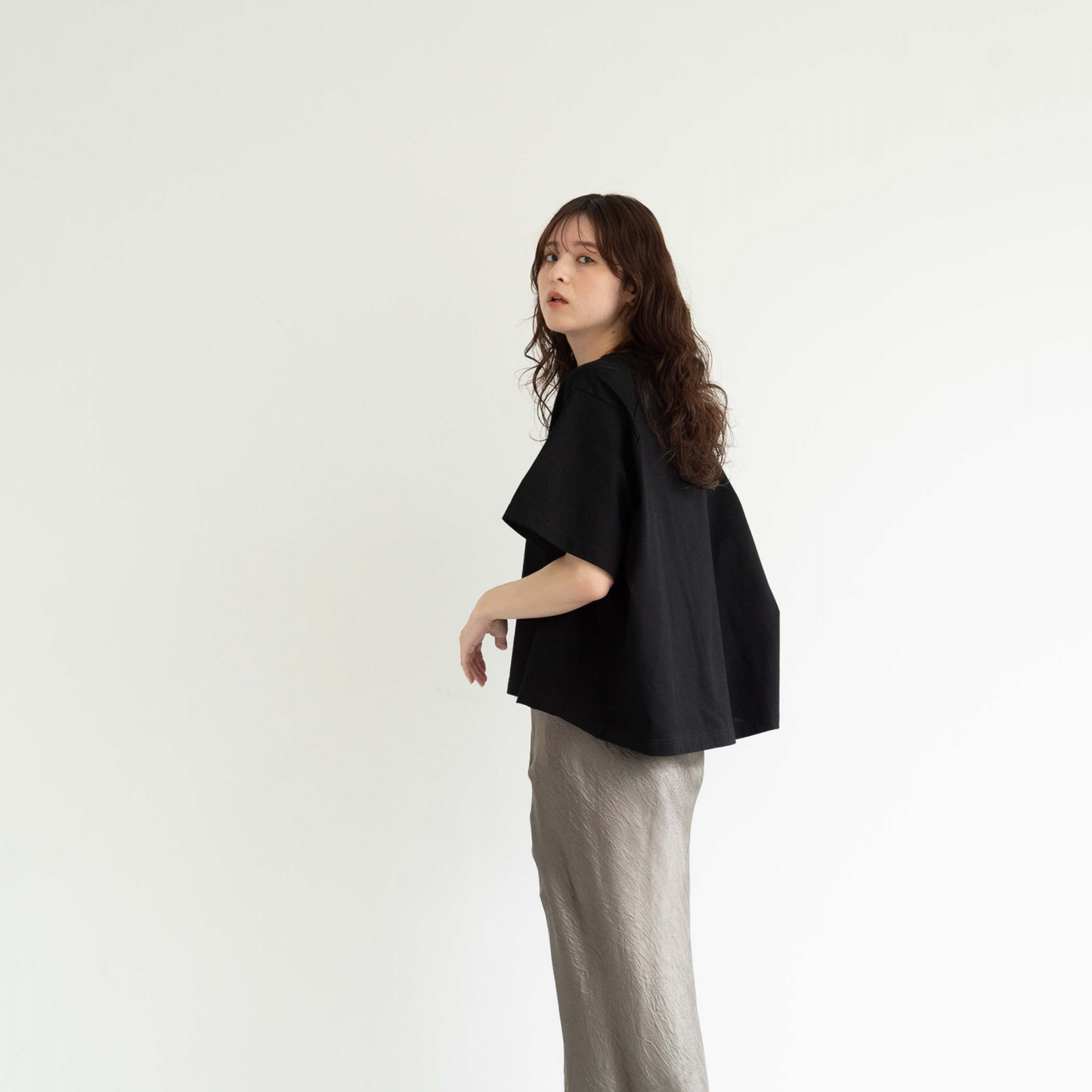Compression casual oversized pullover T-shirt.