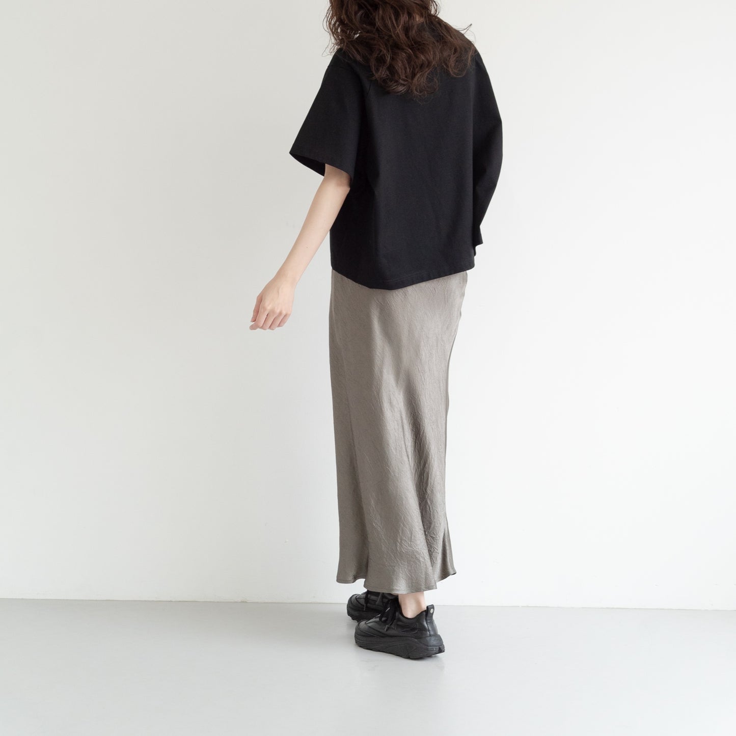 Acetate vintage satin slightly flared hem long skirt