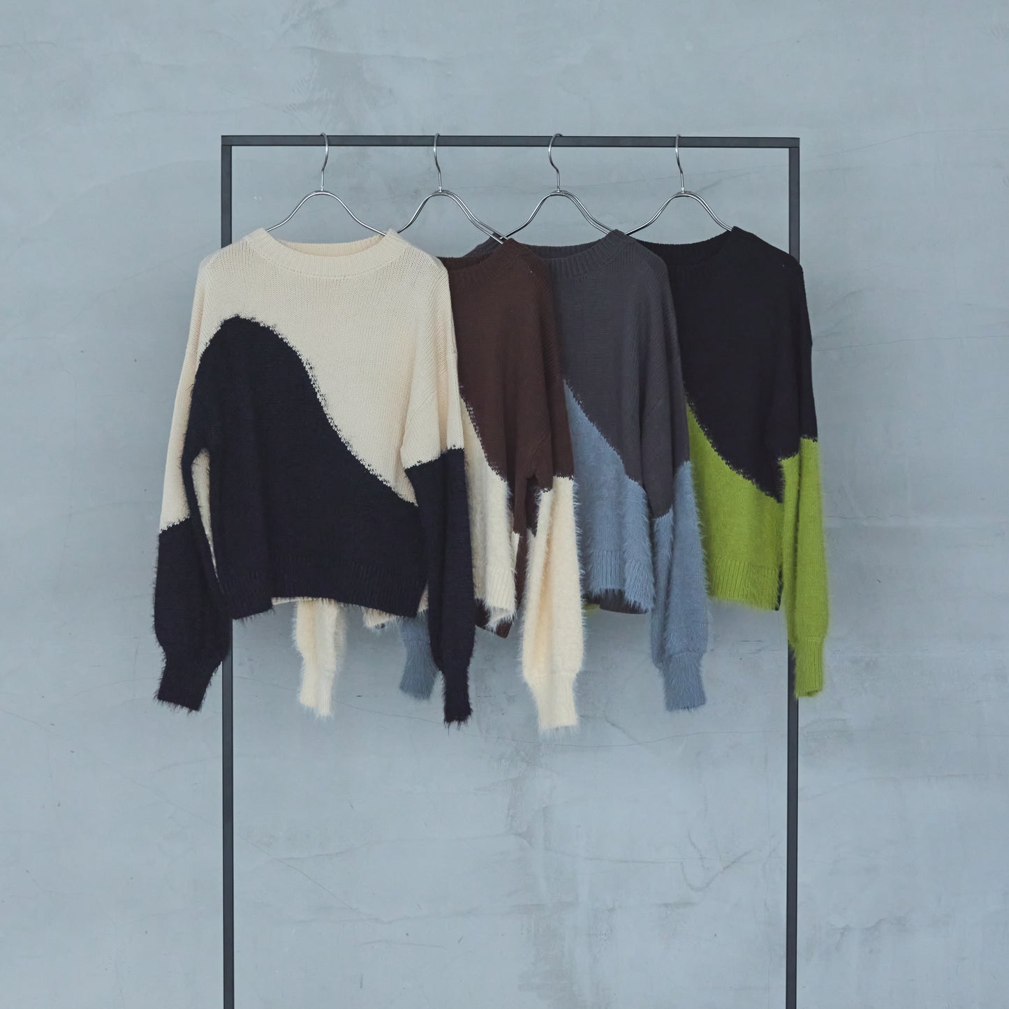 5-Gauge Knit Pullover in Feather-Yarn