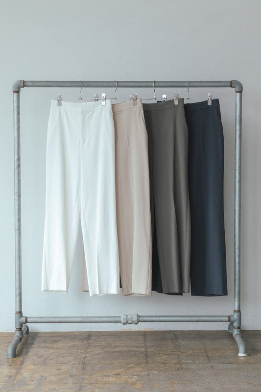 Sheltering dry straight pants