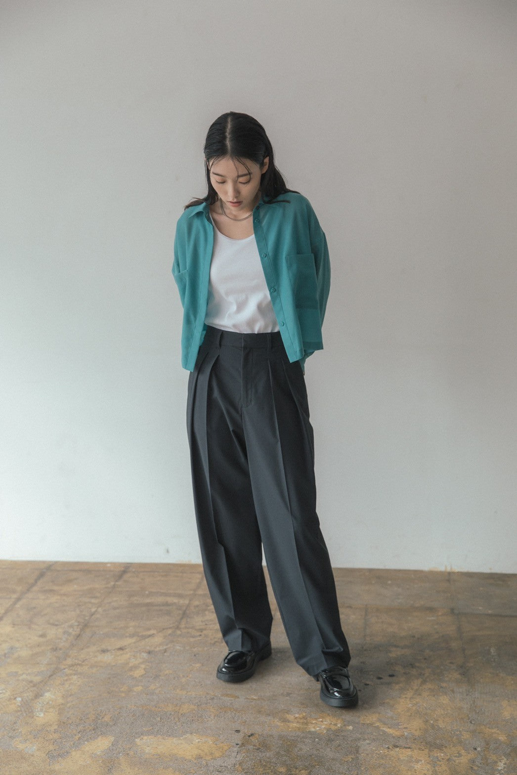 Linen mannish tuck pants