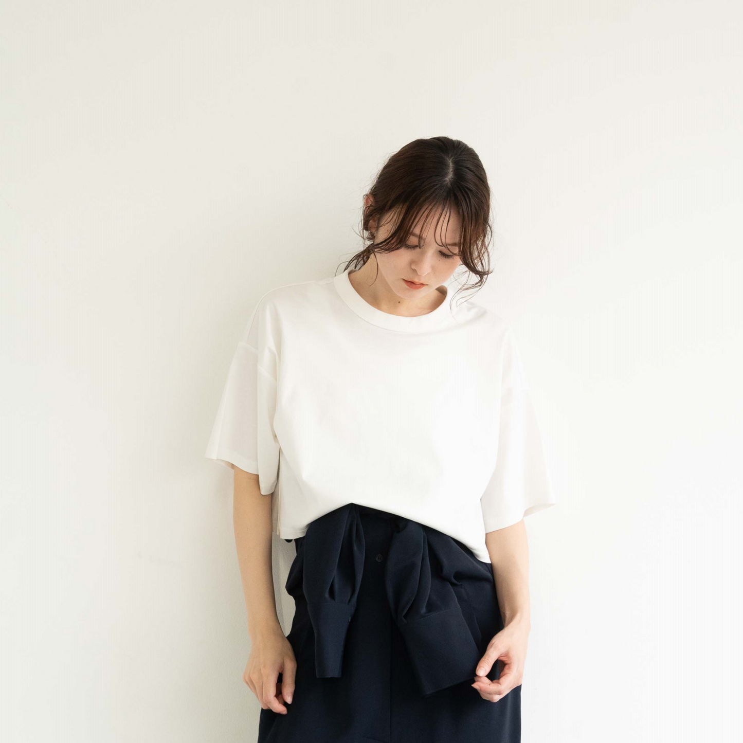Silk-mix smooth fabric pullover T-shirt