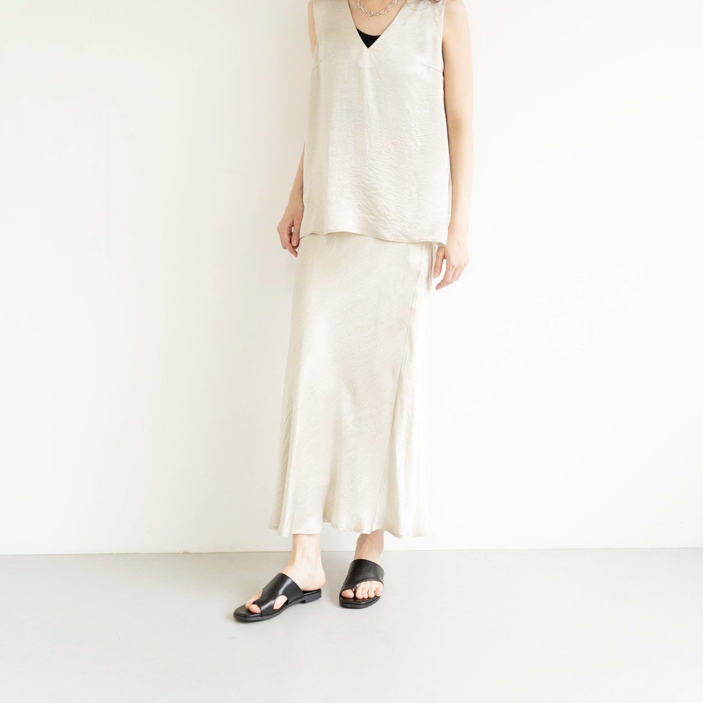 Acetate vintage satin slightly flared hem long skirt