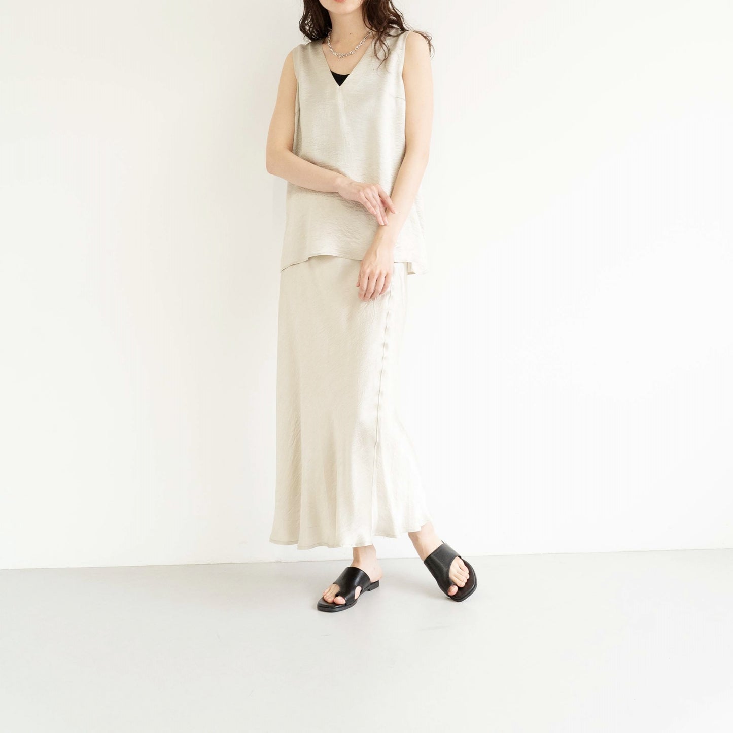 Acetate vintage satin slightly flared hem long skirt