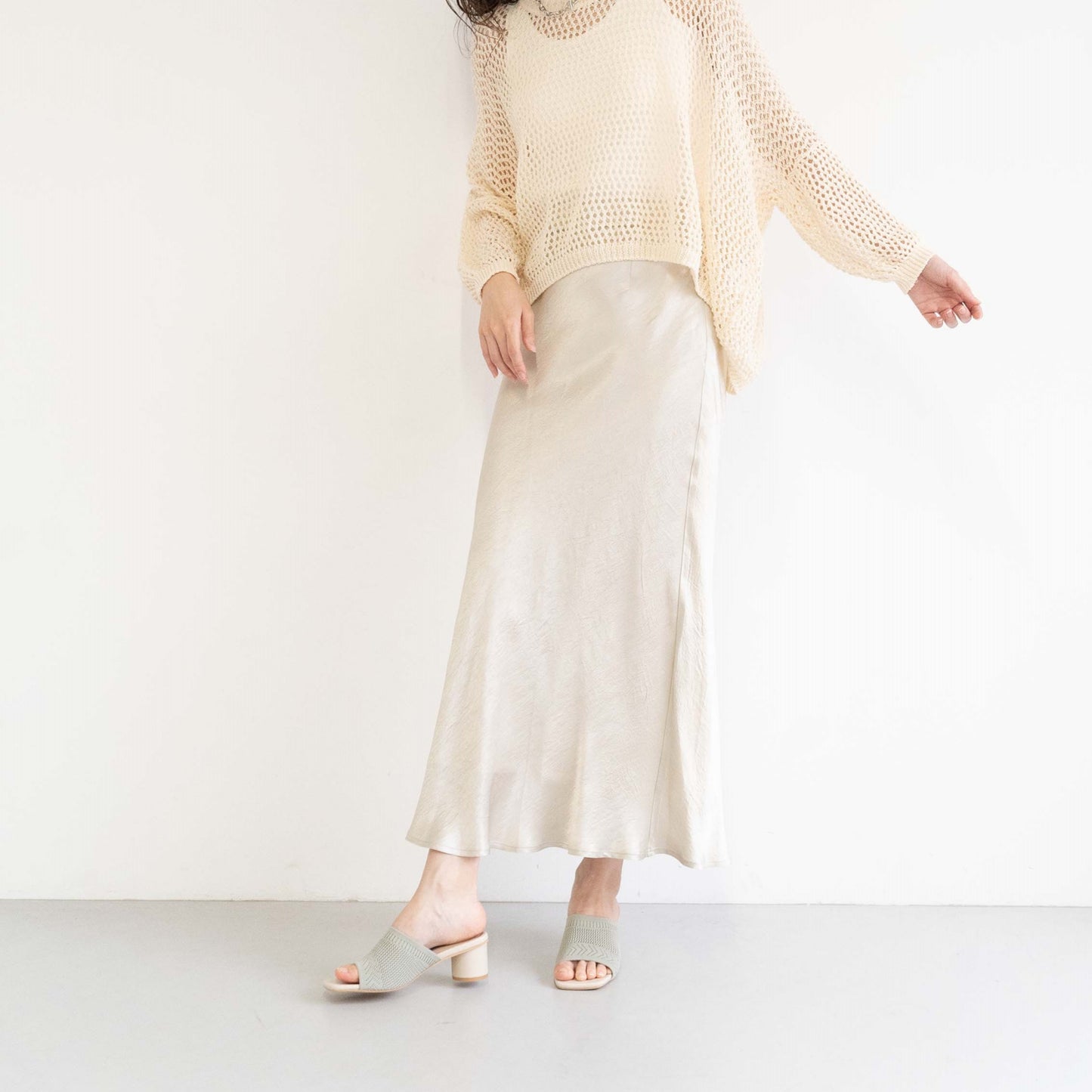Acetate vintage satin slightly flared hem long skirt