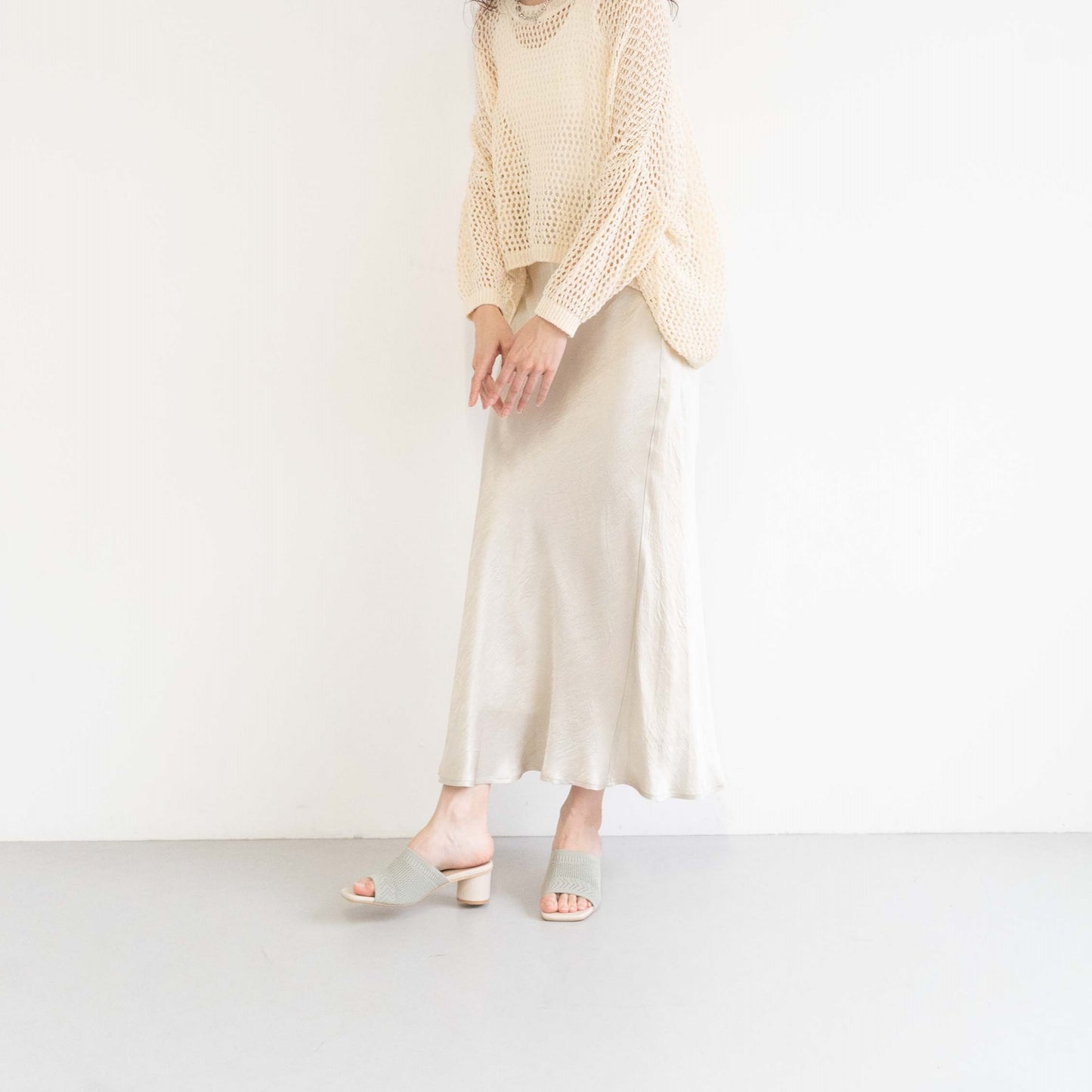 Acetate vintage satin slightly flared hem long skirt